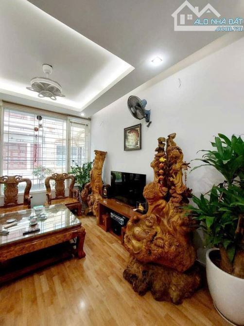 Hiếm, Cầu Diễn Dân xây 68m2 - 4 tầng, Ô tô, kinh doanh đỉnh, 2 thoáng, giá 11.4 tỷ - 2
