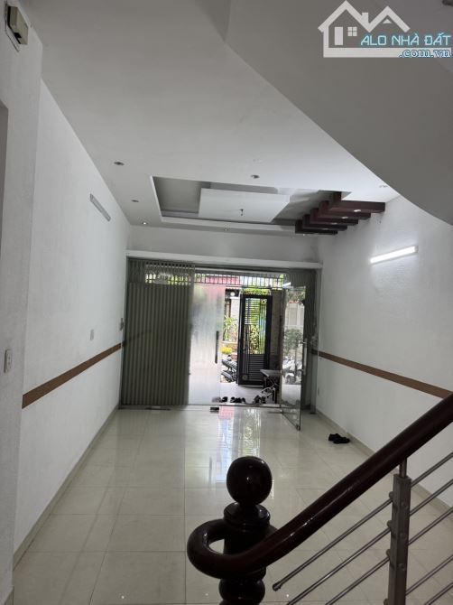 Bán Nhà đường 3643B  đường   nội bộ phạm thế hiển - 76m.2- 4m x 19m - 3 lầu -  F7 Q8 - 3