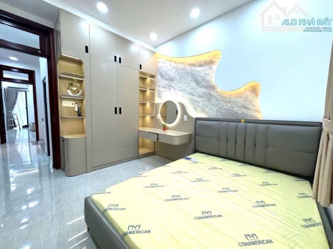 BÁN NHÀ MỚI XÂY - KHU VIP 606 ĐƯỜNG 3/2, Q10 -6PN -55M2 - 9 TỶ - 3