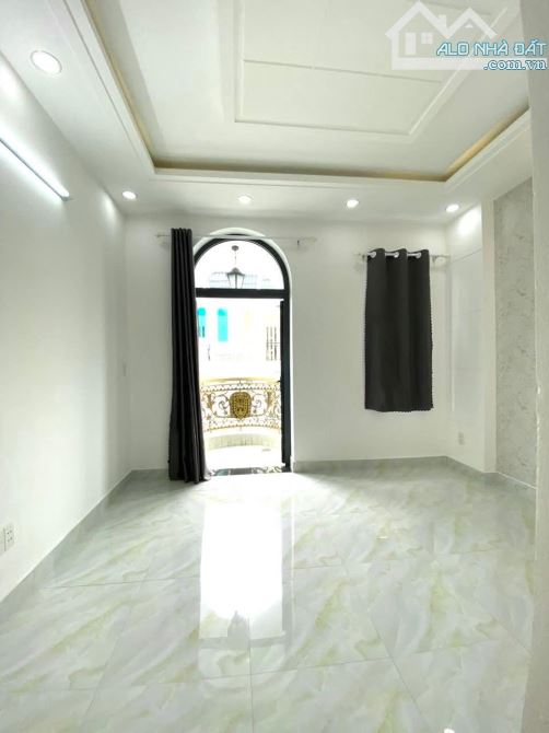 NHÀ PHỐ QUẬN 12: VỊ TRÍ VÀNG, NỘI THẤT CAO CẤP, GIÁ TỐT NHẤT KHU VỰC! - 3