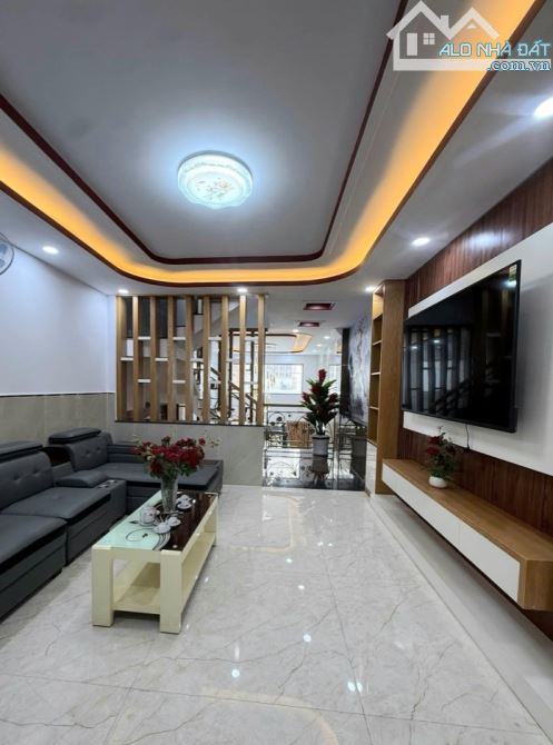 NHÀ RỘNG + DÀI - HẺM XE HƠI - VÀO Ở NGAY - PHAN HUY ÍCH - GÒ VẤP - 3