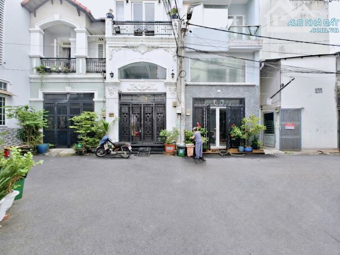 Bán nhanh nhà 3 tầng thiết kế ấm cúng góc 2 mặt tiền gần Đặng Văn Bi Oto ra vào thoải mái - 3