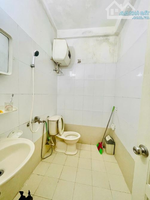 Bán nhà Định Công, gần hồ, DT40m2, 2 thoáng, giá 7.3 tỷ, sổ vuông - 3