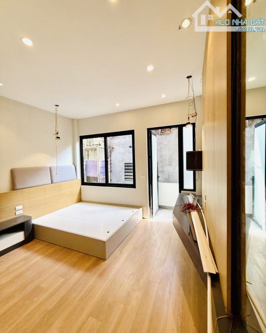 🏠 BÁN NHÀ HOÀNG CẦU| Ngõ thông | Ô tô tránh, dừng, đỗ, vào nhà | 70m2 | 5 tầng - 3