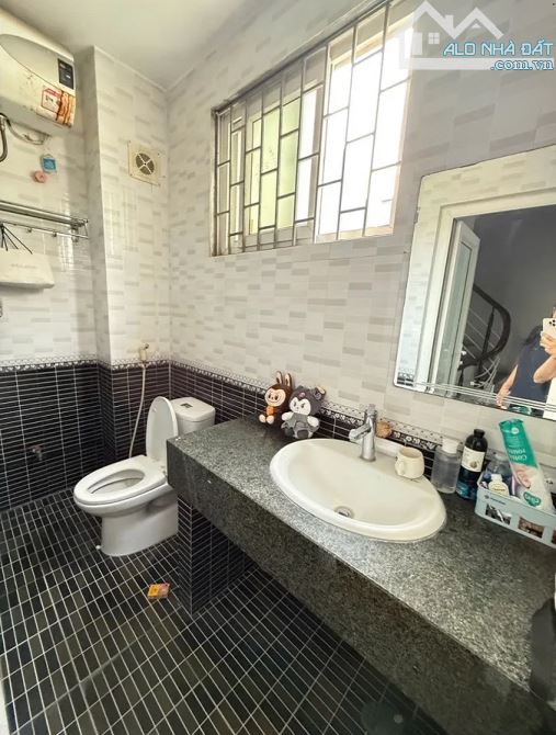 Bán nhà Yên Hóa mặt ngõ nông, dân xây khung cột chắc chắn - 3