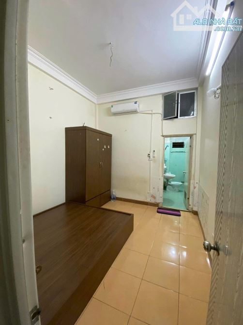 Bán nhà Đại La 35/40m2, 4T, mt 3.3m 5m ra oto, 50m ra phố, 6 ngủ khép kín. Giá 9.15 tỷ