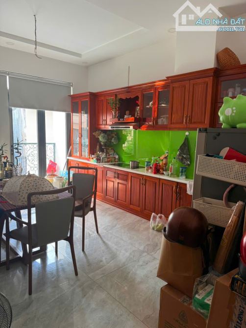 Bán nhà đường Nguyễn Cửu Vân nội thất đẹp 2 mặt tiền vừa ở vừa kinh doanh thuận lợi - 3