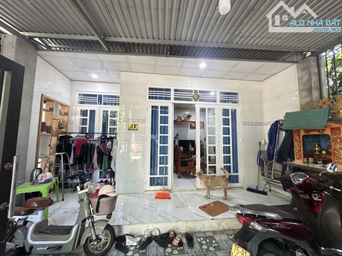 KIỆT THÔNG THẲNG KQH BÀU VÁ - 2 NGỦ Ở NGAY - KHU VỰC CAO RÁO BAO NGẬP LỤT - MẶT TIỀN RỘNG - 3