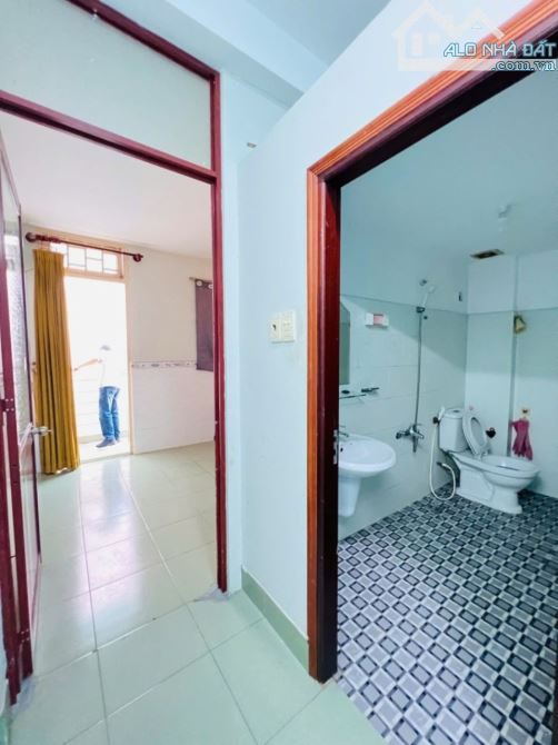 Bán nhà hẻm Trường Sa, Q.3, P.12. DT 32m2, 3 tầng, 3PN, Sổ Đỏ. Giá 5.85 tỷ. - 3
