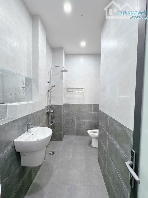 Nhà 1 Mê Mặt Tiền Trần Quang Diệu - 3