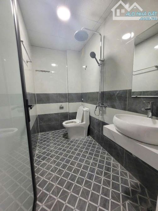 Nhà đẹp mới Huỳnh Cung Tam Hiệp 5 tầng Lô góc ở luôn chỉ hơn 5 tỷ - 3