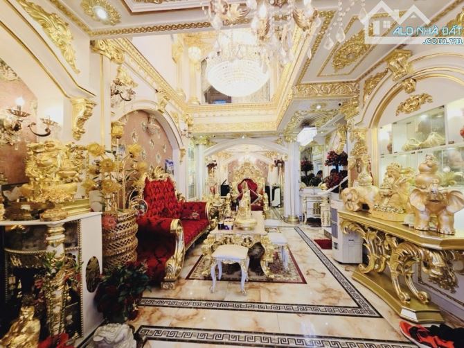 BIỆT THỰ DÁT VÀNG 18K ĐỘC BẢN TẠI QUẬN 7 – KIỆT TÁC NGHỆ THUẬT CHO GIỚI THƯỢNG LƯU - 3