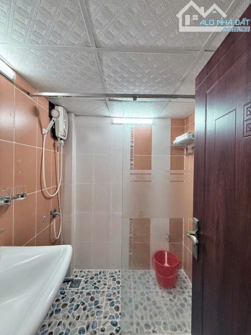 Cần bán gấp Khách sạn khu K300 Tân Bình, DT8,2X19M, DT 250tr/th chỉ 34 tỷ TL - 4