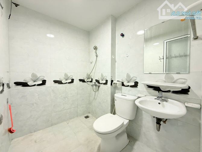 Bán nhà 3 tầng mặt đường Vũ Chí Thắng - 4