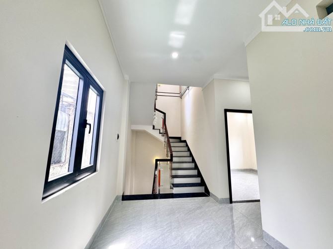 NHÀ MT ĐƯỜNG 10M Ở NGAY, NGANG 7M, VỈA HÈ, OTO NGỦ NHÀ, 3 ĐỒNG TL - 4