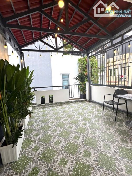 BÁN NHÀ MỚI XÂY - KHU VIP 606 ĐƯỜNG 3/2, Q10 -6PN -55M2 - 9 TỶ - 4