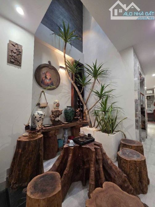 BÁN NHÀ MỚI NGUYỄN VĂN CỪ – TRUNG TÂM – GARA Ô TÔ – NỘI THẤT CAO CẤP -  76M2 CHỈ 24,8 TỶ - 4
