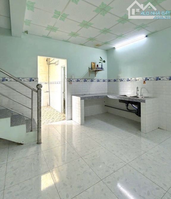Nhà c4 kiên cố 106m2 giá 1ty2 có gác lửng đường oto, sổ có hiển thị đường - 4