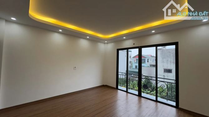 Bán căn nhà Hoa Động Cự Khối 30m 6T MT4.5m chỉ hơn 6 tỷ ô tô tránh trước nhà, gần phố - 4