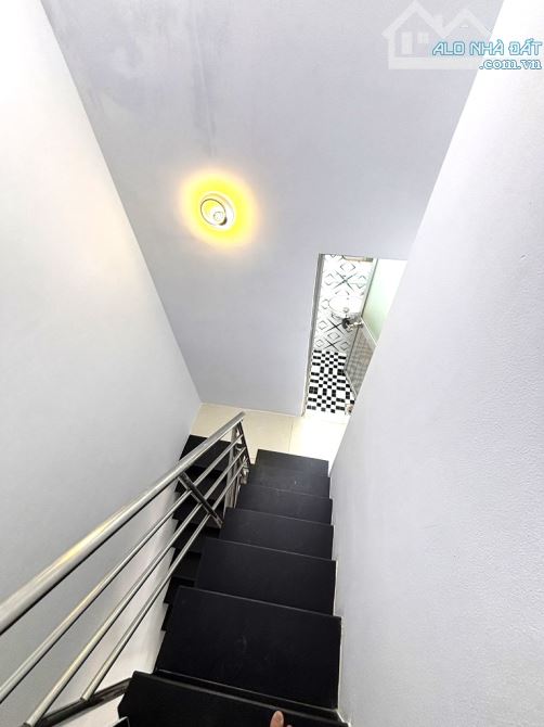CĂN GÓC HXH KHÔNG LỘ GIỚI QUY HOẠCH – NHÀ MỚI ĐẸP – 25m2 - 3 TẦNG – NGÃ TƯ BỐN XÃ – NHỈNH - 4