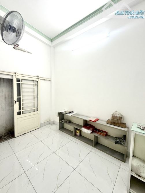 Bán nhà hẻm Thiên Hộ Dương, Gò Vấp, 33m2, 2 tầng, 3PN, sổ đỏ, 4.55 tỷ. - 4