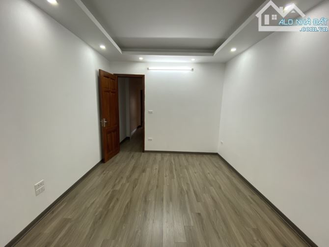 Bán nhà Hoàng Ngân - Nguyễn Ngọc Vũ, Cầu Giấy. 65m2 x 4 tầng cực đẹp, ngõ thông, KD nhỏ. - 5