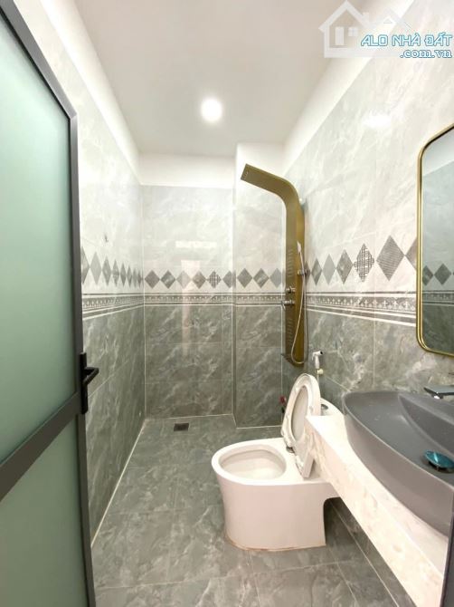 NHÀ PHỐ QUẬN 12: VỊ TRÍ VÀNG, NỘI THẤT CAO CẤP, GIÁ TỐT NHẤT KHU VỰC! - 5