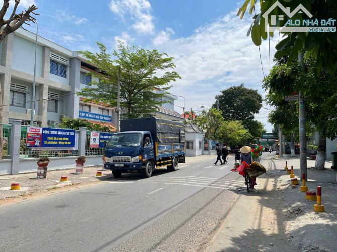 BÁN GẤP NHÀ BÀ ĐIỂM, HÓC MÔN-328M2, NGANG 8.3M, NỞ HẬU, HẺM XE HƠI GẦN MT GIÁ CHỈ 8 TỶ - 5