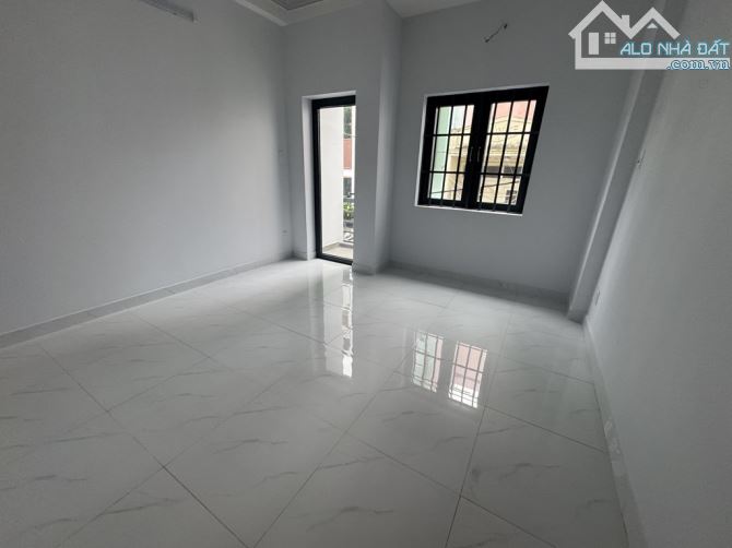TÂN BÌNH - XE TẢI ĐẬU CỬA - GẦN 60M2 - 4 TẦNG MỚI - 3PN, 3WC - SÂN THƯỢNG RỘNG - GIÁ MỀM - 5