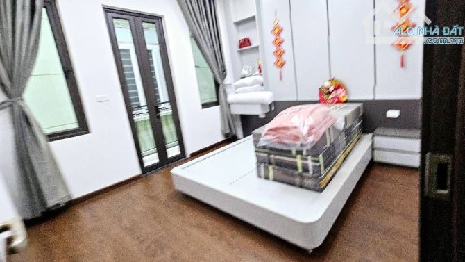 NHÀ ĐẸP Ở LUÔN, XUÂN THUỶ - CẦU GIẤY, 20m THẲNG TẮP RA Ô TÔ TRÁNH DỪNG ĐỖ, 42m2 NHỈNH 10T - 5