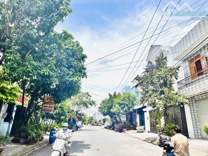 NHÀ MT ĐƯỜNG 10M Ở NGAY, NGANG 7M, VỈA HÈ, OTO NGỦ NHÀ, 3 ĐỒNG TL - 6