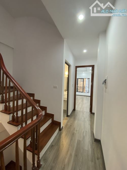 Bán nhà Hoàng Ngân - Nguyễn Ngọc Vũ, Cầu Giấy. 65m2 x 4 tầng cực đẹp, ngõ thông, KD nhỏ. - 6