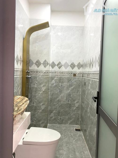 NHÀ PHỐ QUẬN 12: VỊ TRÍ VÀNG, NỘI THẤT CAO CẤP, GIÁ TỐT NHẤT KHU VỰC! - 6