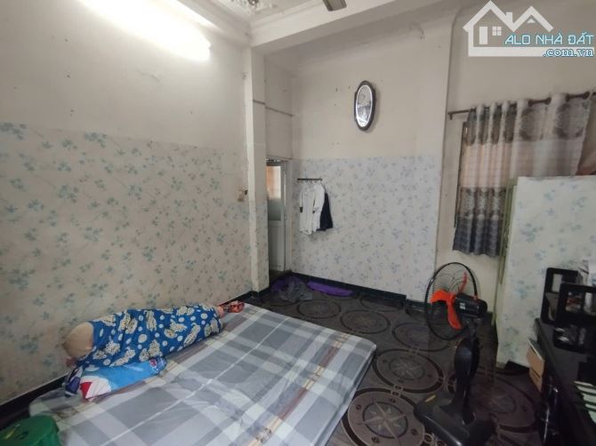 BÁN MẶT TIỀN KINH DOANH Nguyễn Ái Quốc 1 trệt 2 lầu - TRUNG TÂM BIÊN HÒA - giá bán 3 tỷ - 6