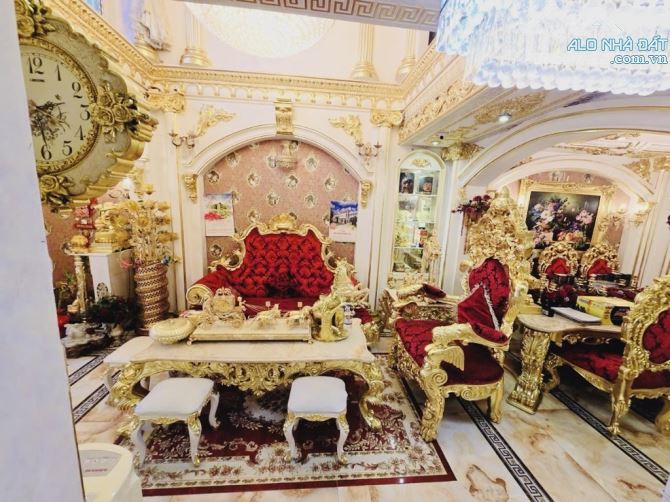 BIỆT THỰ DÁT VÀNG 18K ĐỘC BẢN TẠI QUẬN 7 – KIỆT TÁC NGHỆ THUẬT CHO GIỚI THƯỢNG LƯU - 6