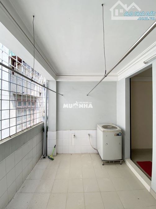 Bán nhà mặt đường Nguyễn Công Hoan lô 22 Lê Hồng Phong, dt 60m2, ngang 4m, nhà 3.5 tầng - 7
