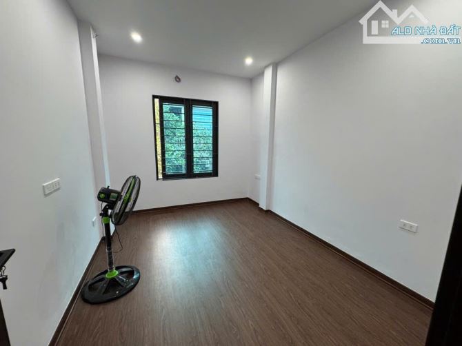 Bác em gửi bán nhà Định Công Thượng – DT 49m MT 3.1m 4 tầng Ô tô 29 chỗ đỗ cửa Chỉ 11,5 tỷ - 8