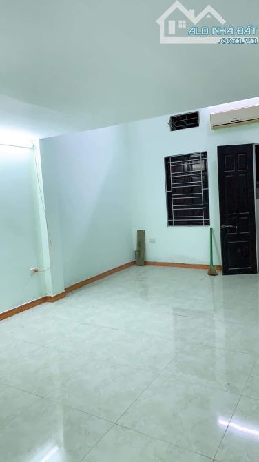 Bán gấp mảnh đất có nhà cấp 4 Tại Ngọc Thụy Long Biên, vị trí đẹp, 33m2, 3.4 tỷ - 4