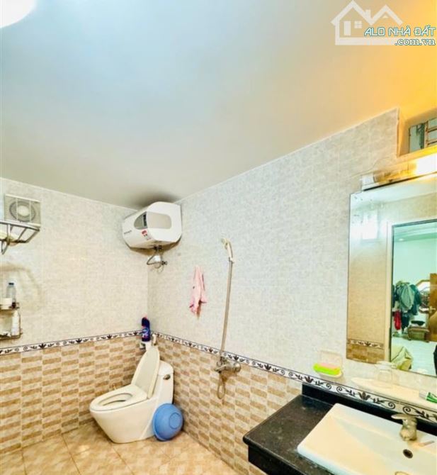 Bán nhà mặt đường Trường Chinh gần bv Nhi Đức, dt 120m2, ngang 5m, nhà 2 tầng