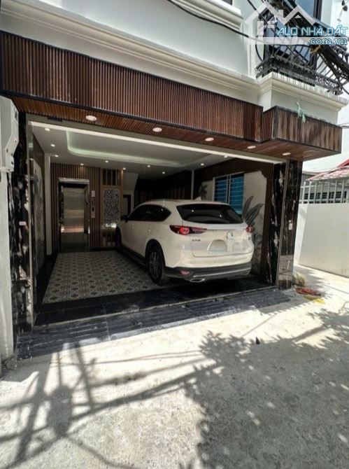 Chủ bán gấp nhà 6 tầng thang máy Việt Hưng, oto đỗ cửa