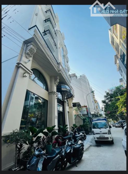Cần bán nhà Giang Văn Minh diện tích 280m, 9tầng thang máy full nội thất.