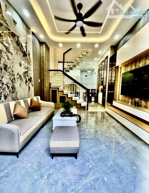 Vài bước ô tô tránh, ngõ thông kinh doanh, gần chung cư Skylight, Gốc Đề