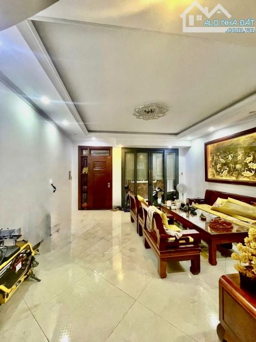 Gần Trường THPT Đoàn Kết, THCS Ngô Quyền, Chùa Quỳnh, ngõ thông, 15m ô tô tránh