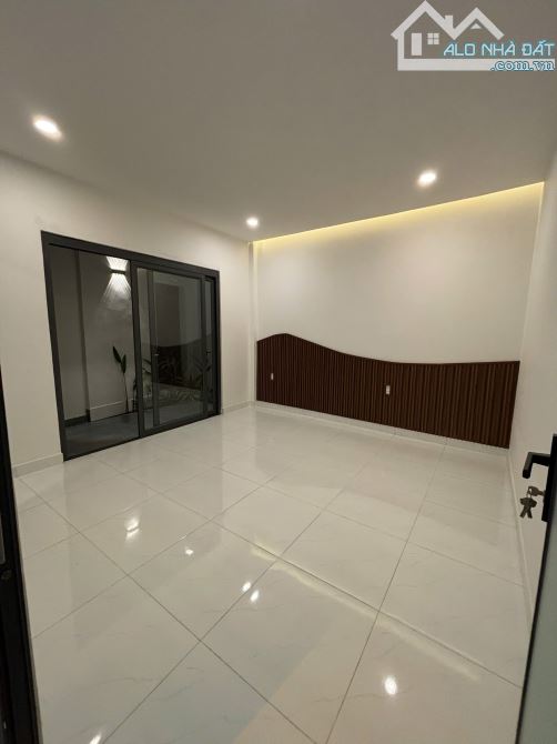 🏠 HẺM XE HƠI 7 CHỖ QUAY ĐẦU - NHÀ ĐẸP Ở NGAY - ĐÔNG THẠNH HÓC MÔN - 5,6x19,5M - 3,99 TỶ