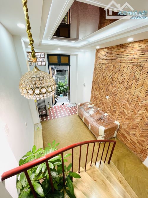 HẼM  ĐƯỜNG SỐ THÔNG SANG KHÁNH HỘI THIẾT KẾ RẤT ẤN TƯỢNG ĐẸP SẮC NÉT