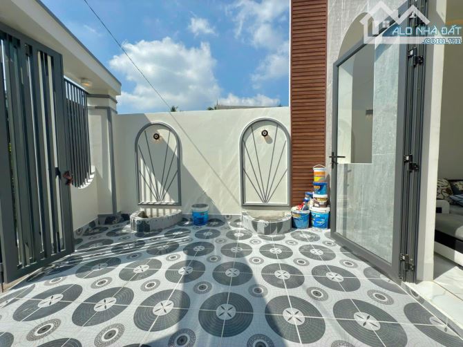Bán gấp căn nhà cấp 4, xã Tân Phú Trung, 85m2, SHR, Giá 1 tỷ 200.