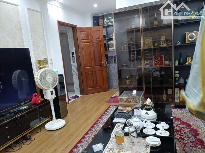 Nhà đẹp 6tầng, 45m, thang máy, ở sướng, kinh doanh đỉnh, Chùa Bộc, Đống Đa