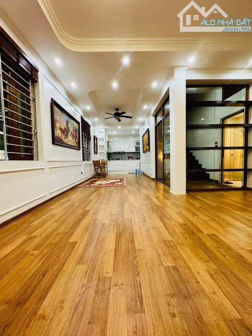 Biệt thự đơn lập, 145m, 4 tầng, 4 mặt thoáng KĐT Phùng Khoang (cạnh khu BT nhà ở Quốc Hội)