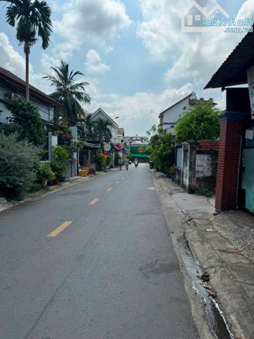 NHÀ 2 TẦNG NGAY MAN THIỆN SÁT HIỆP PHÚ TP THỦ ĐỨC. Ô TÔ ĐỖ CỔNG NHỈNH 4 TỶ.
