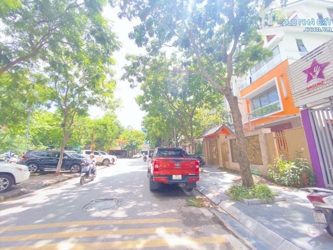 BÁN BIỆT THỰ LINH ĐÀM 180m 4 tầng TRƯỚC NHÀ VIEW THOÁNG GIÁ CHÀO 58 TỶ